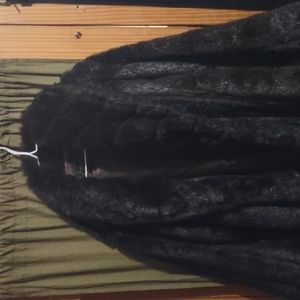 Beautiful de Rotchild coat. Brown fur. Shiny and gorgeous!!